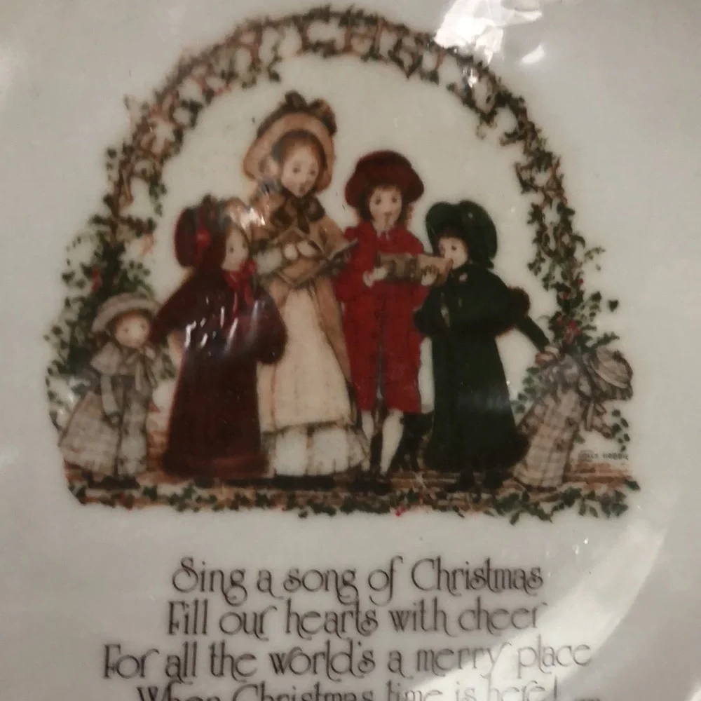 Vintage Holly Hobbie Commemorative Edition Collectible Christmas‎ Plate 1974 NWT
